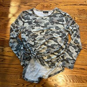 Versona light camo sweater size small